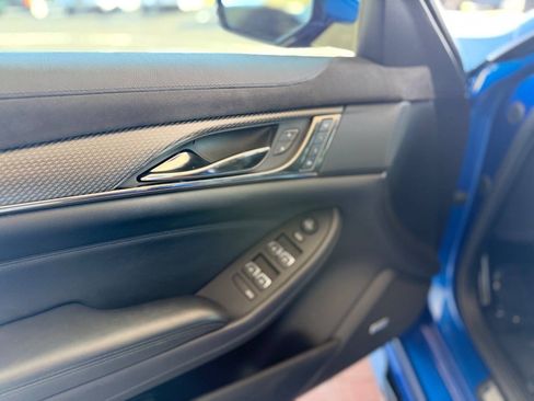 Used 2018 Cadillac CTS V w/ Luxury Package RWD image 43