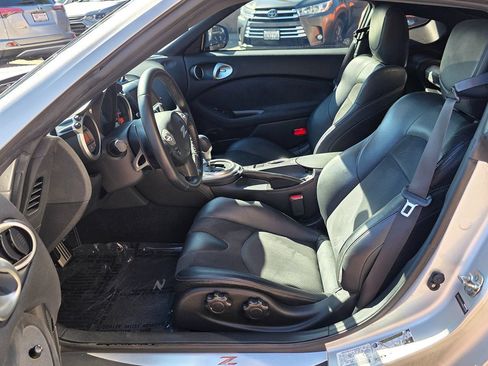 Used 2012 Nissan 370Z Touring RWD image 21