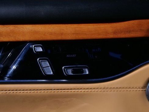 Used 2022 Jeep Grand Wagoneer Series III w/ Rear Seat Video Group 1 image 21