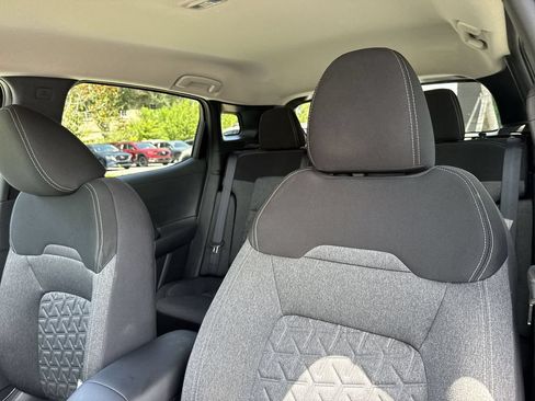 Used 2025 Nissan Kicks SV FWD image 40