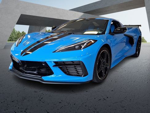 Used 2024 Chevrolet Corvette Stingray Premium Conv w/ Z51 Performance Package RWD image 3