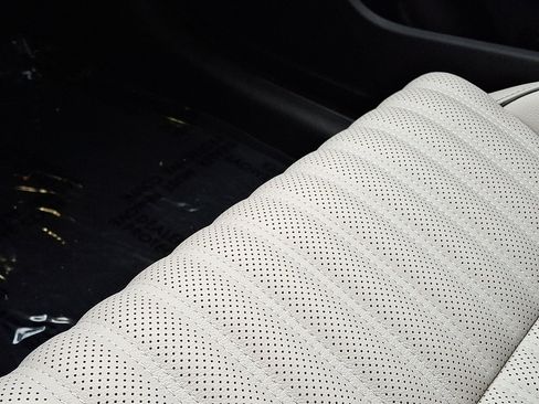 Certified 2023 Genesis G70 2.0T w/ Sport Prestige Package image 26