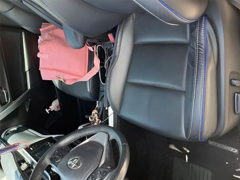 Used 2017 Toyota Corolla XSE FWD image 5