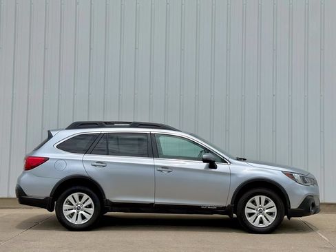Used 2018 Subaru Outback 2.5i Premium AWD/4WD image 7