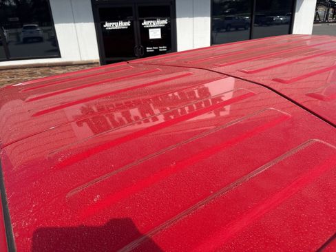 Used 2025 Jeep Wrangler Unlimited Sahara image 11