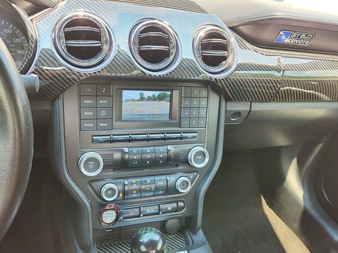 Used 2015 Ford Mustang GT RWD image 21