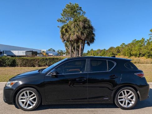Used 2016 Lexus CT 200h image 9