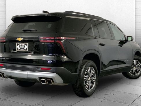 Used 2024 Chevrolet Traverse LT AWD/4WD image 14