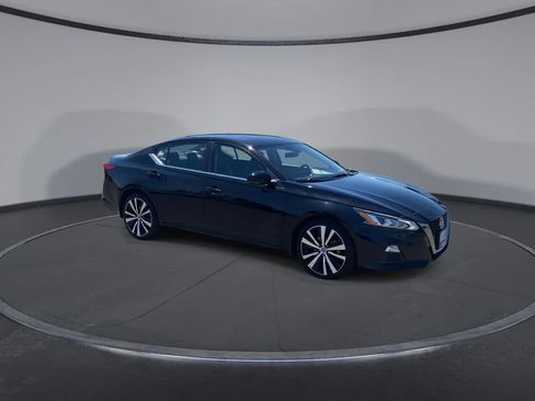 Used 2020 Nissan Altima 2.0 SR FWD image 3