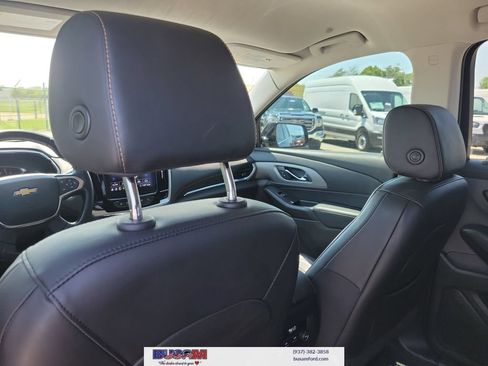 Used 2020 Chevrolet Traverse LT w/ LT Premium Package AWD/4WD image 13