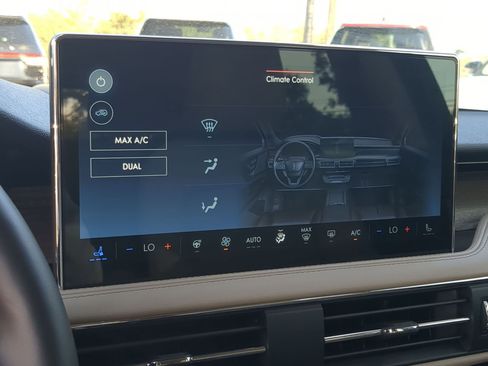 New 2026 Lincoln Corsair Reserve FWD image 18