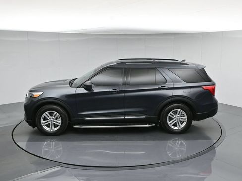 Certified 2022 Ford Explorer XLT RWD image 44