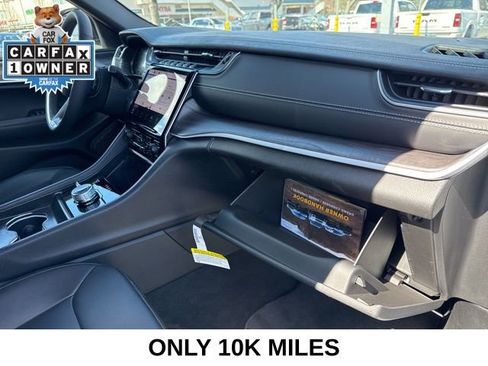 Used 2025 Jeep Grand Cherokee Limited image 27