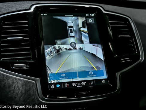 Used 2024 Volvo XC90 B6 Plus image 37