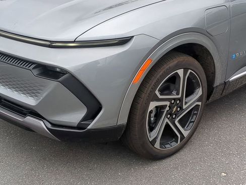 New 2025 Chevrolet Equinox EV LT w/ Convenience Package II image 15