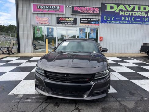 Used 2016 Dodge Charger R/T RWD image 3