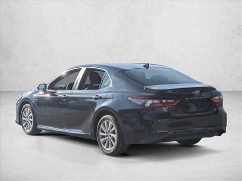 Used 2021 Toyota Camry LE FWD image 6