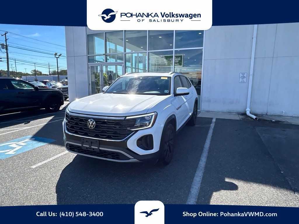 Used 2024 Volkswagen Atlas Cross Sport SE FWD image 1