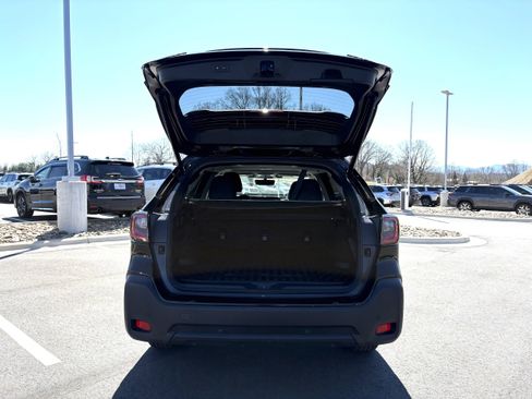 Certified 2025 Subaru Outback Onyx Edition AWD/4WD image 11