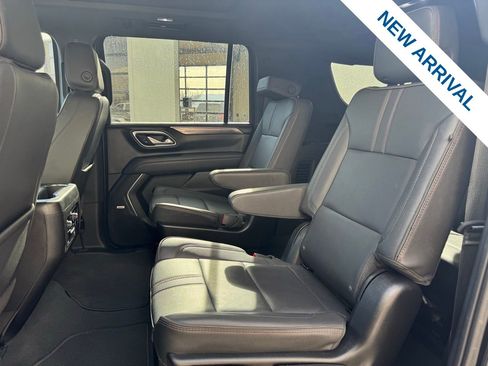 Used 2024 Chevrolet Suburban RST w/ Luxury Package image 16