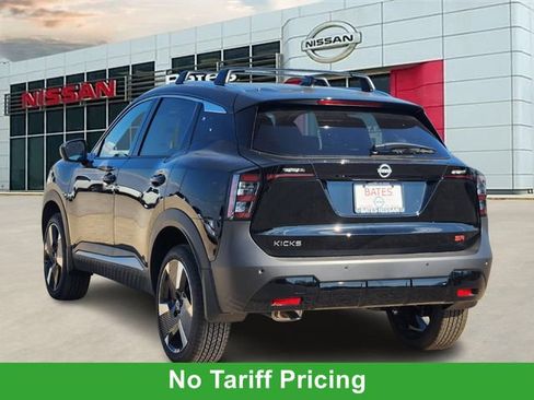 New 2026 Nissan Kicks SR image 4