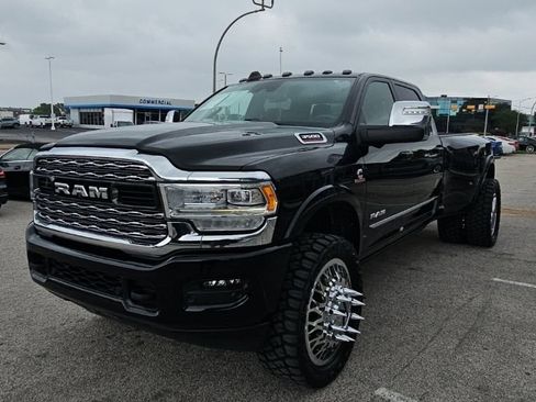 Used 2024 RAM 3500 Limited AWD/4WD image 4