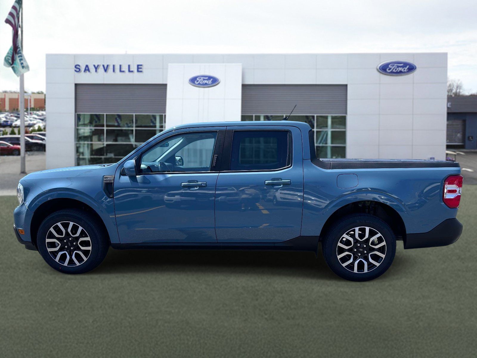 Used 2022 Ford Maverick Lariat FWD image 6