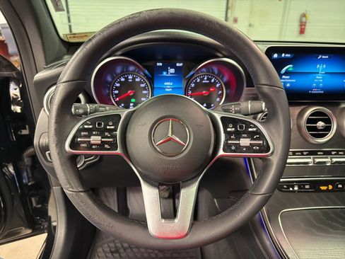 Used 2020 Mercedes-Benz GLC 300 image 17