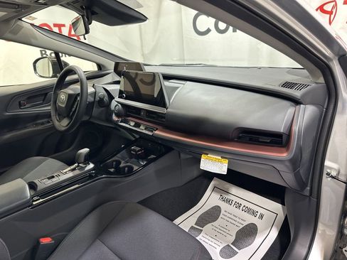 New 2026 Toyota Prius SE image 11