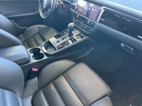 Used 2023 Porsche Macan Turbo AWD/4WD image 16