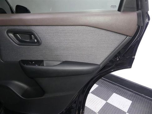 Used 2023 Nissan Rogue S AWD/4WD image 25