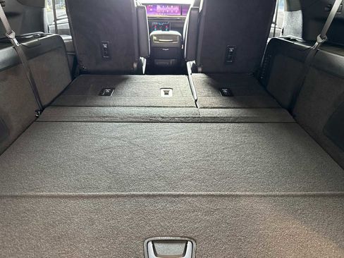 Certified 2025 Cadillac Escalade ESV Premium Luxury image 45