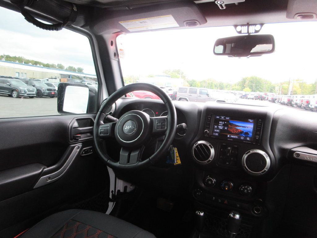 Used 2018 Jeep Wrangler Unlimited Sahara AWD/4WD image 20