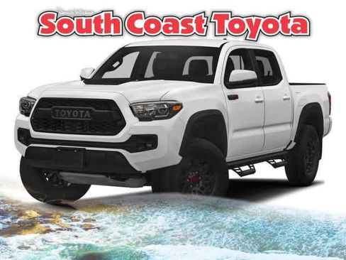 Used 2017 Toyota Tacoma TRD Sport w/ Tow Package (A/T) image 1