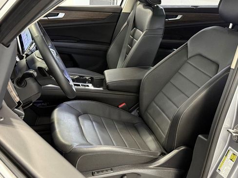 Used 2024 Volkswagen Atlas SEL image 25