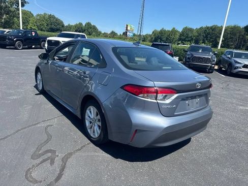 Used 2024 Toyota Corolla LE w/ LE Convenience Package FWD image 7