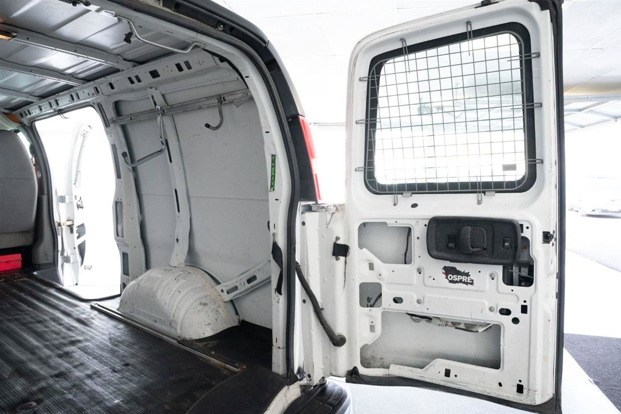 Used 2014 Chevrolet Express 2500 w/ Cold Climate Package RWD image 12
