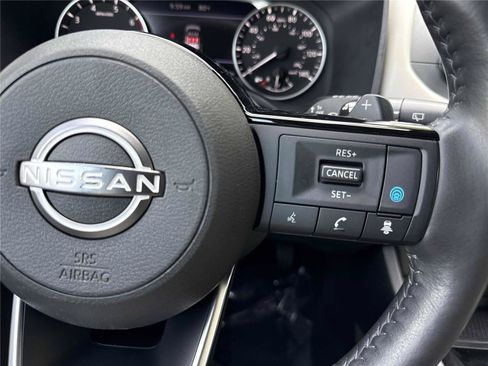 Used 2023 Nissan Rogue SV w/ SV Premium Package FWD image 19