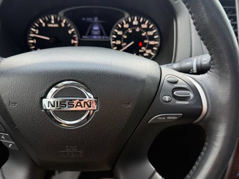 Used 2017 Nissan Pathfinder Platinum w/ Cargo Package AWD/4WD image 17
