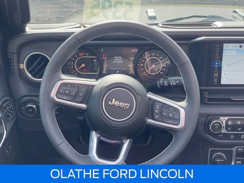 Used 2025 Jeep Wrangler Sahara w/ Safety Group image 27