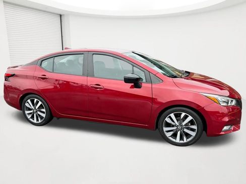 Used 2020 Nissan Versa SR w/ Convenience Package FWD image 4