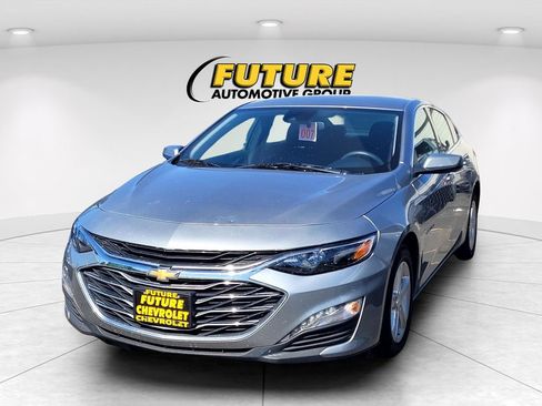 Used 2024 Chevrolet Malibu LT FWD image 3