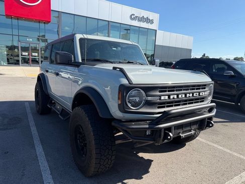 Used 2024 Ford Bronco Black Diamond AWD/4WD image 3