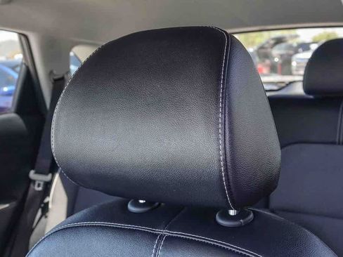 Certified 2022 Kia Niro EX FWD image 24