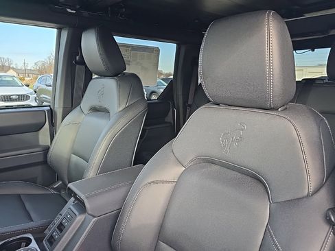 New 2025 Ford Bronco Badlands image 18
