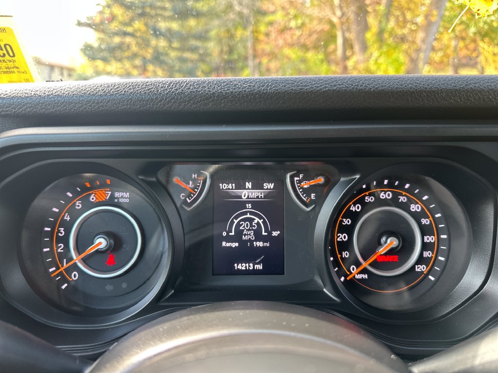 Used 2025 Jeep Wrangler Sport AWD/4WD image 13