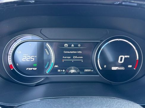 Used 2021 Kia Niro EX image 5