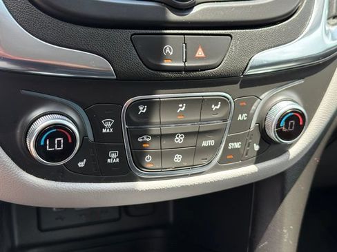 Used 2023 Chevrolet Equinox LT w/ Driver Convenience Package AWD/4WD image 26