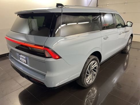 New 2026 Lincoln Navigator L Reserve image 6