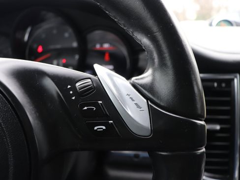 Used 2016 Porsche Panamera 4 image 32